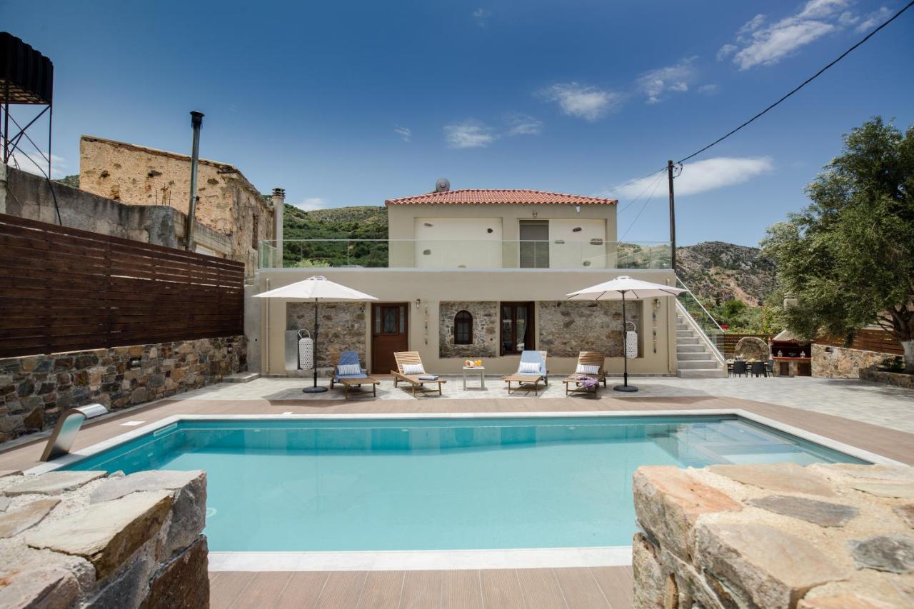 Tzouganos Villa Sfinarion Exterior photo
