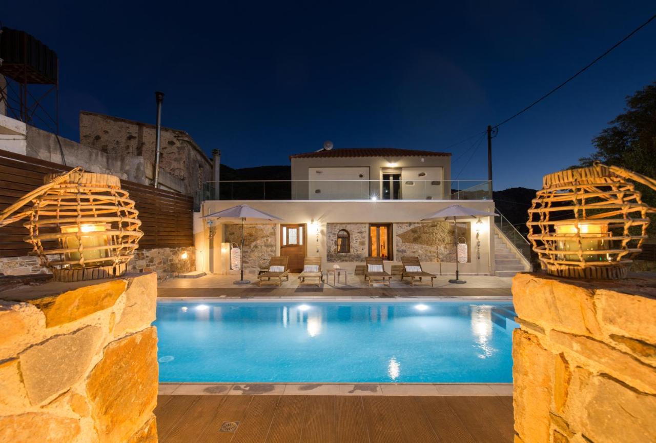 Tzouganos Villa Sfinarion Exterior photo