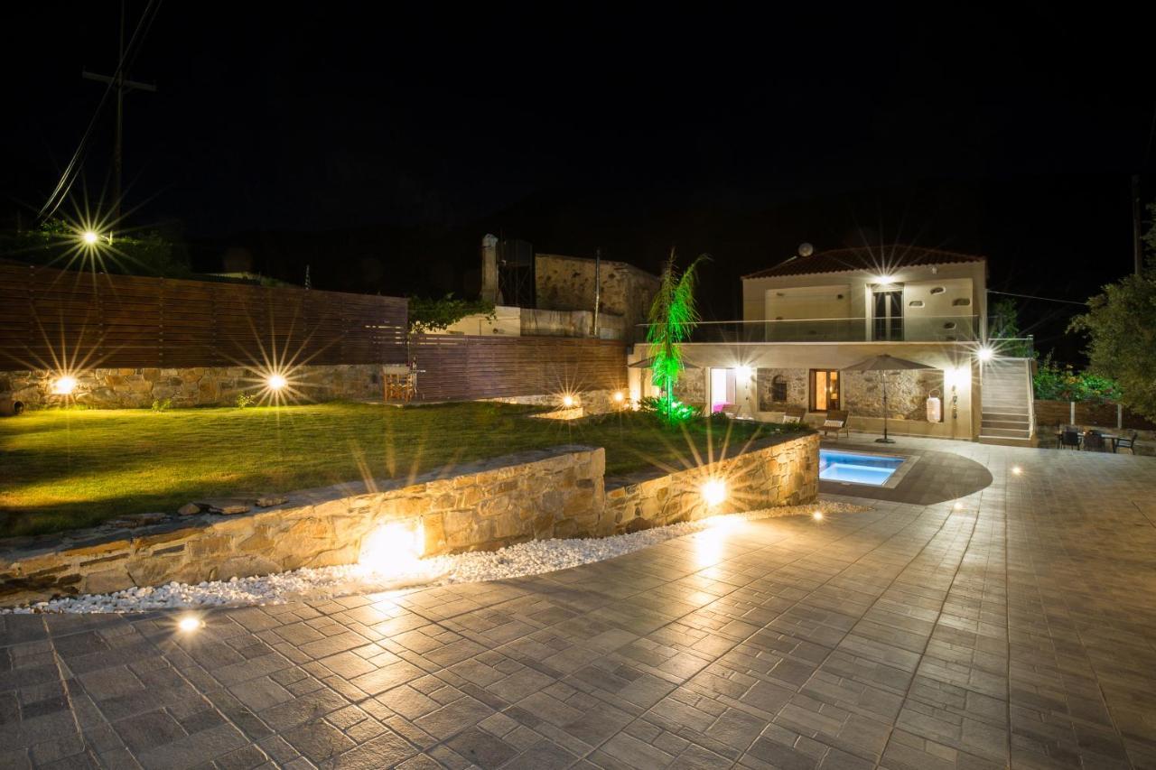 Tzouganos Villa Sfinarion Exterior photo
