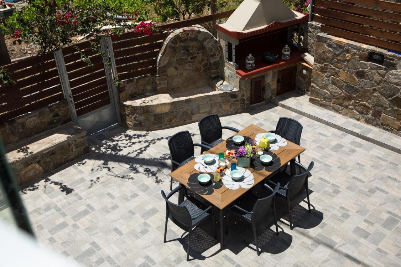 Tzouganos Villa Sfinarion Exterior photo